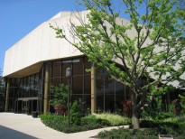 Pick Staiger Hall, Northwestern University — by Daderot (Own work) [Public domain], via Wikimedia Commons